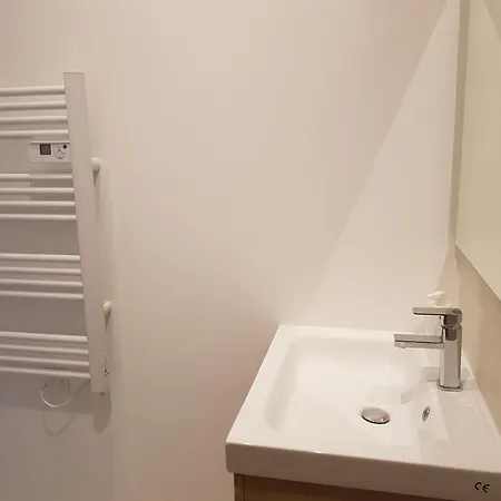 Centre De : Renove, Climatise Et Calme Apartmán